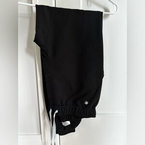 Figs Scrub Pants - Men’s Black Slim Tansen Jogger scrub pants